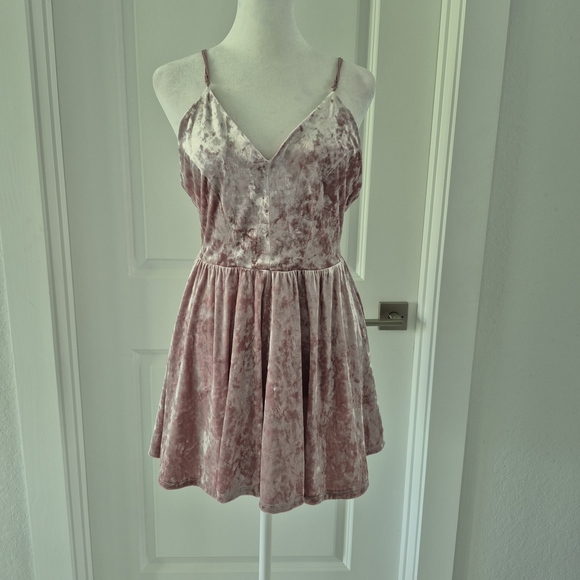 Forever 21 Blush Velvet Romper - Picture 1 of 4